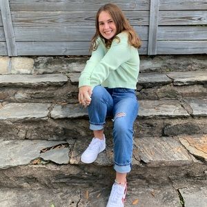 Meet your Posher, Avery